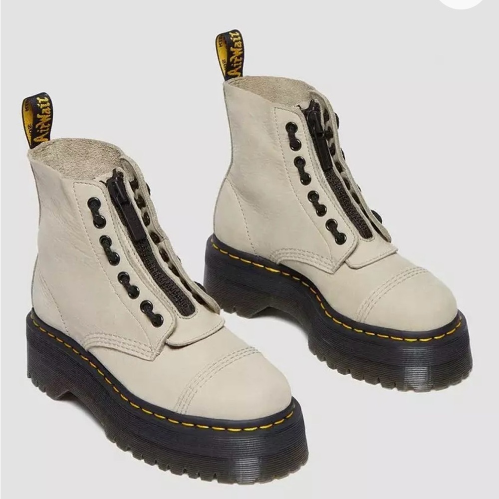 Dr. Martens Sinclaire Leather Boots Warmed Stone